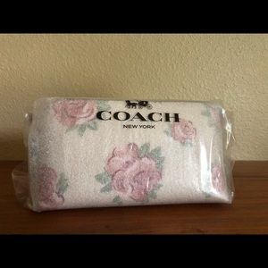 NWT Rare Coach Jumbo Floral Cosmetic Case